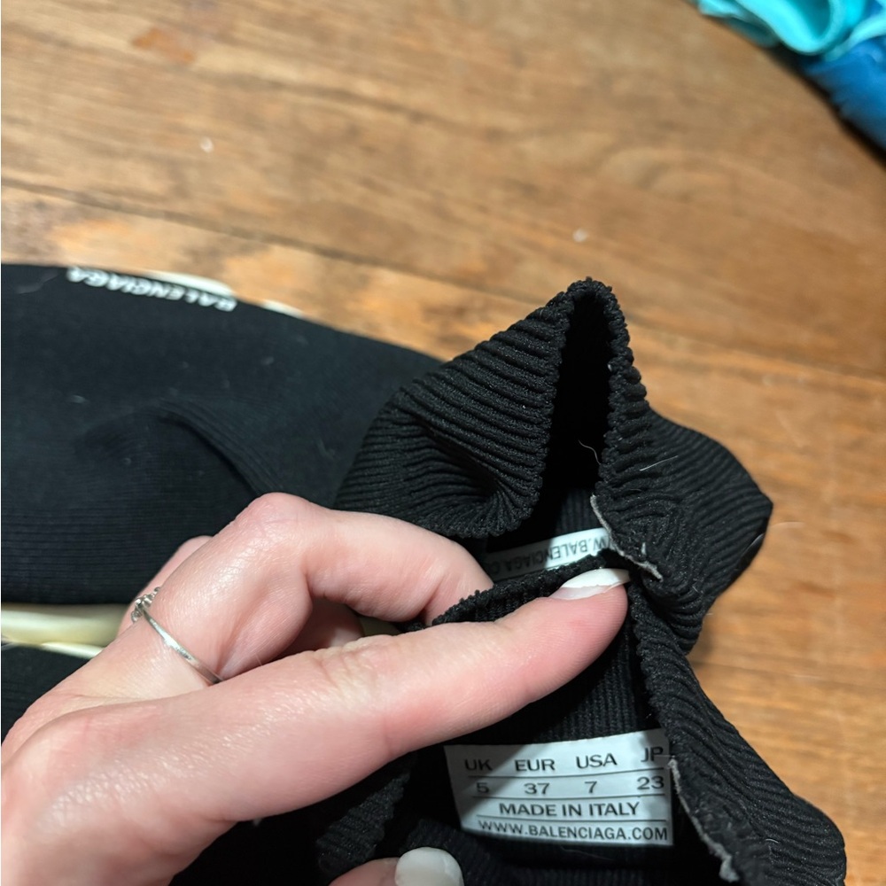 Balenciaga Black Knit Sneakers with White Sole - Picture 4 of 8